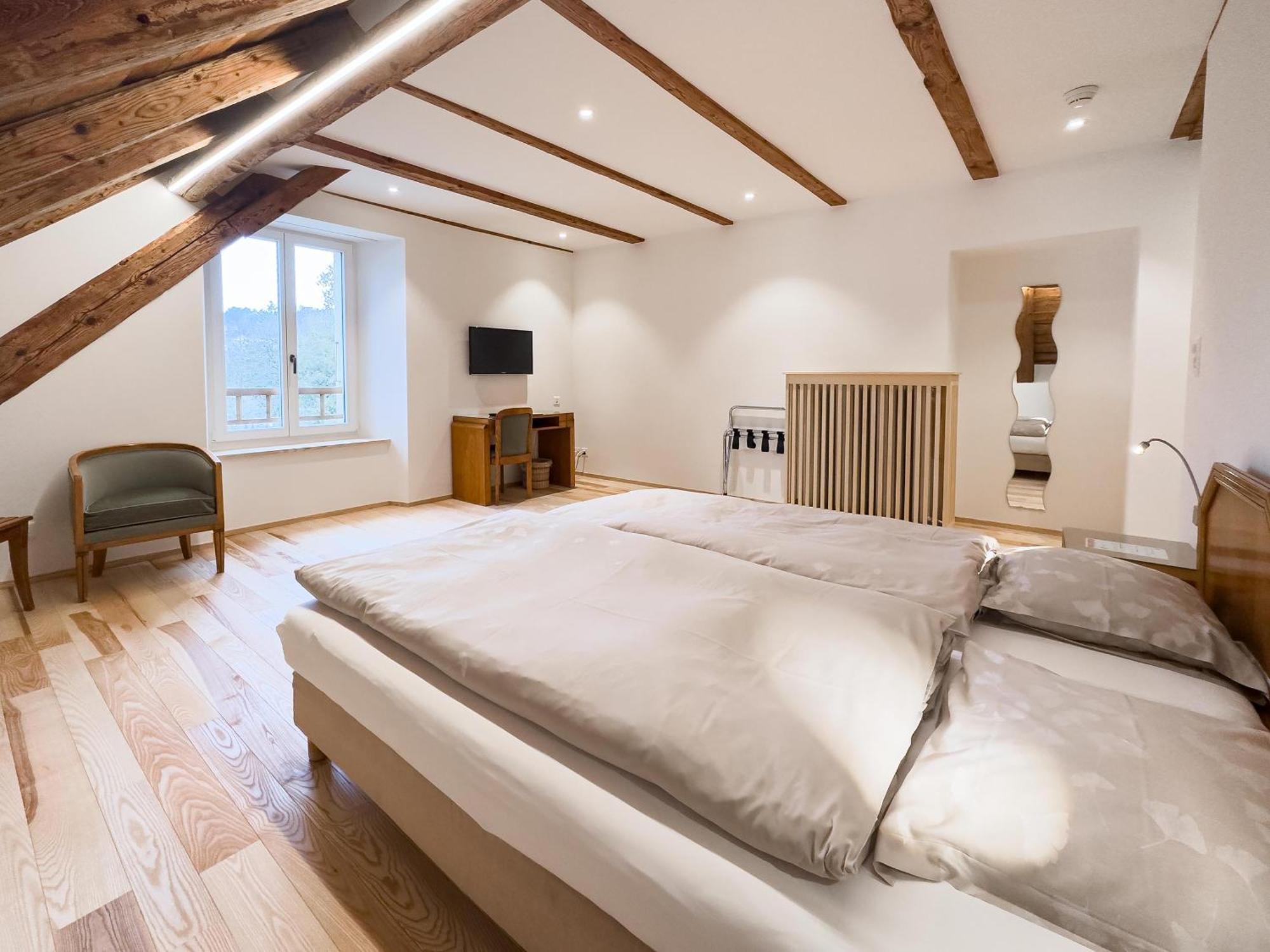 Hotel De L'Aigle Couvet Zimmer foto