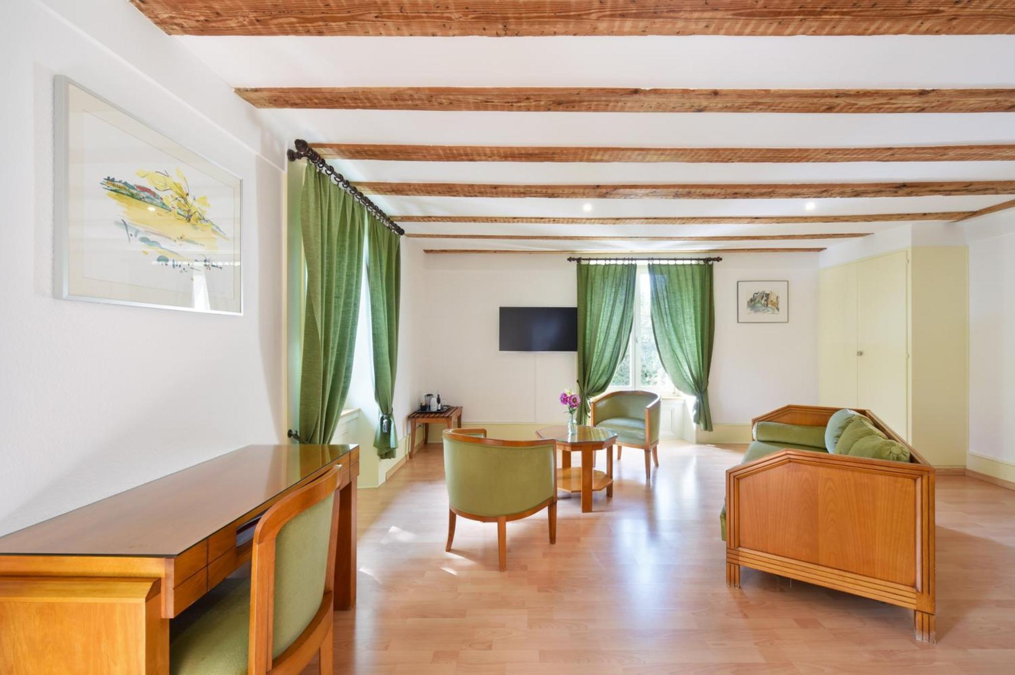 Hotel De L'Aigle Couvet Zimmer foto