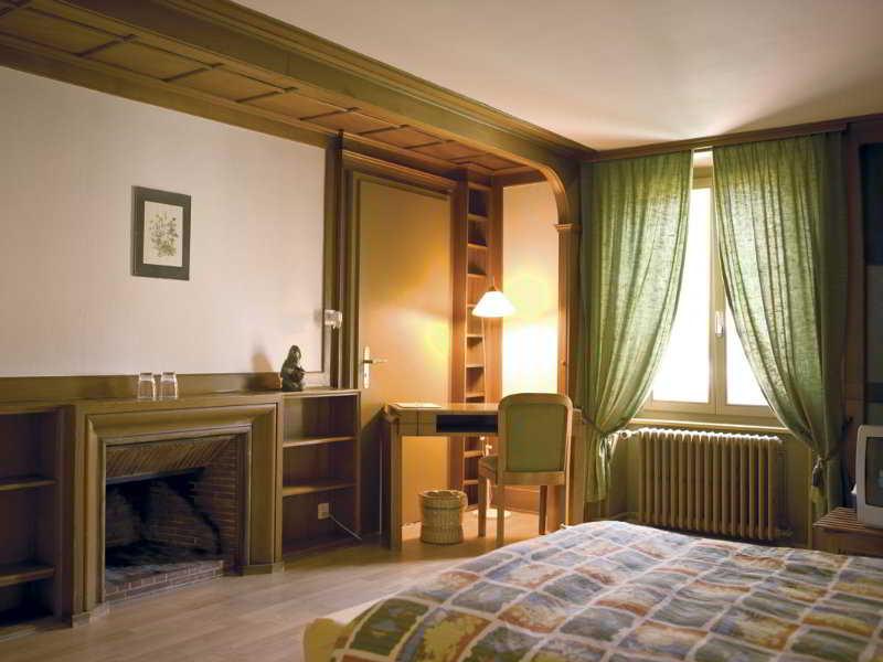 Hotel De L'Aigle Couvet Zimmer foto